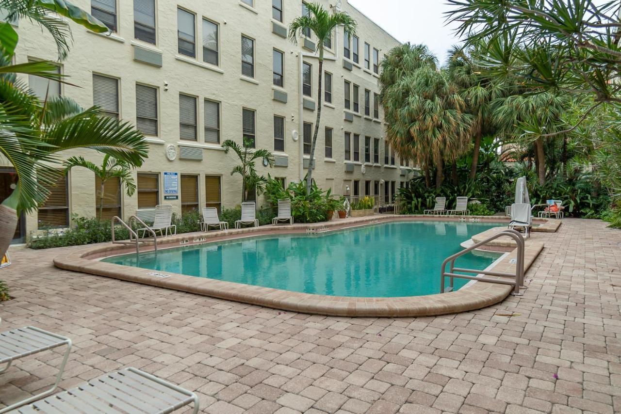 Palm Beach Island Condominiums 外观 照片