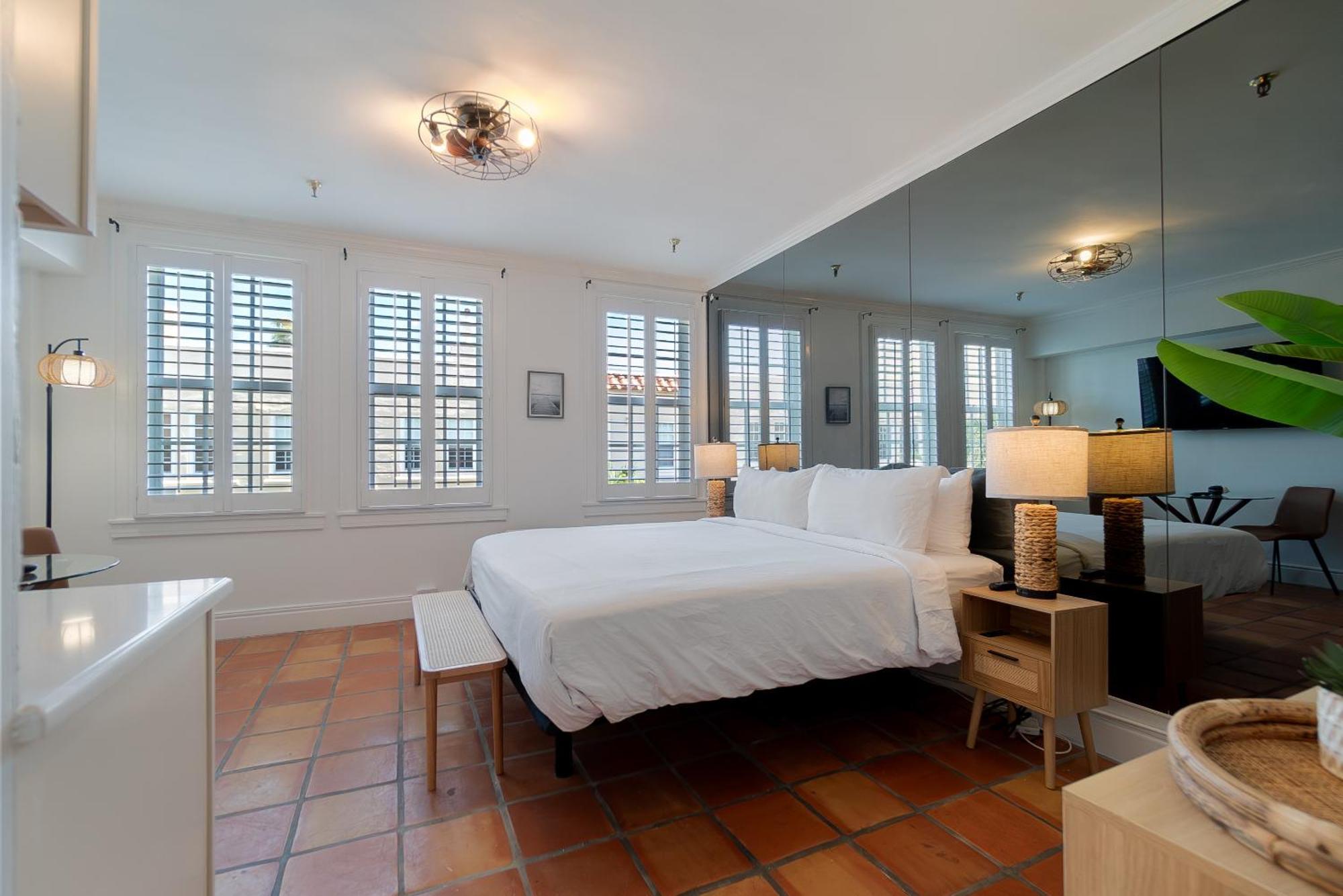 Palm Beach Island Condominiums 外观 照片